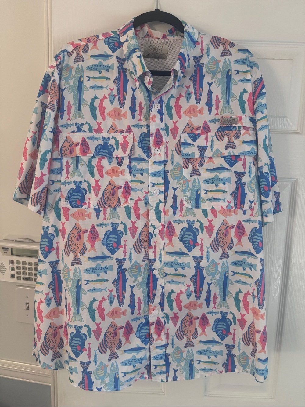 Ocean + Coast Men’s Short-Sleeve Fish Print Shirt Summer Vacation Fishing